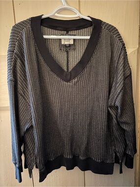 American Eagle Outfitters Blue & White V-Neck Knit Sweater